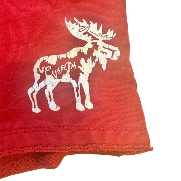 Camp David Red Cotton Shorts with Up North Moose Graphic | Size Small - Picture 3 of 5